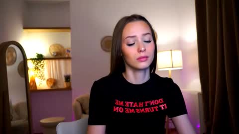 Your Emma online show from December 6, 11:13 pm