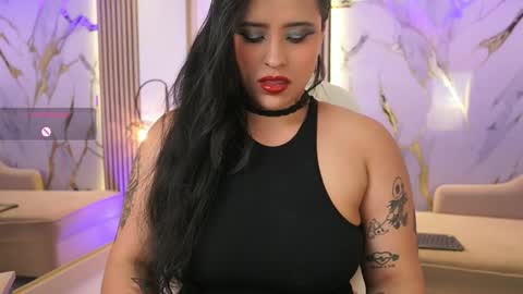 emma__walkerr_ online show from April 24, 8:11 pm