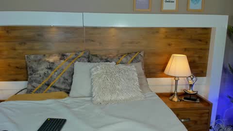 Emma  online show from January 28, 12:00 pm