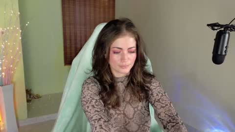 Snapshot of emma_blanco chatting on January 28, 1:59 pm Emma online show from January 28, 1:59 pm