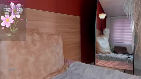 Emma Bloom online show from December 22, 6:00 pm