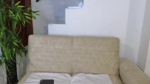 Snapshot of emma_blue_ chatting on September 10, 4:34 am Emma Blue modelo independiente online show from September 10, 4:34 am