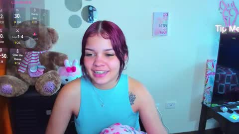 emma_boo_ online show from February 25, 7:01 pm