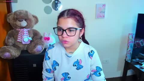 emma_boo_ online show from April 20, 6:11 pm