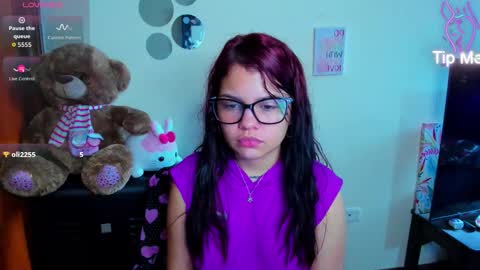 emma_boo_ online show from March 7, 5:09 pm