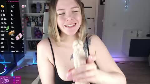 Emma online show from April 28, 5:39 pm