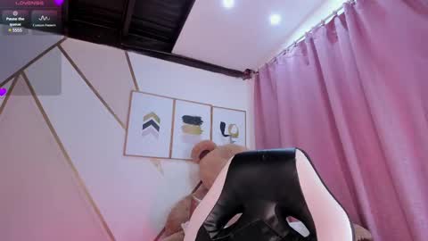 pau online show from February 15, 6:33 pm