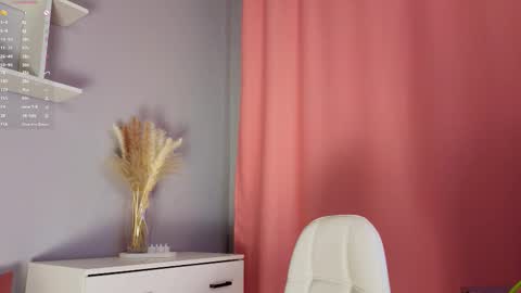 Emma online show from March 6, 2:39 am