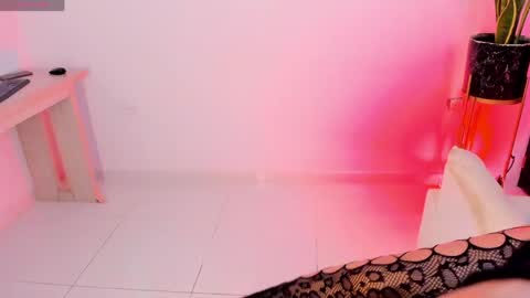 Emma online show from April 28, 2:27 am