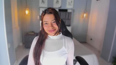 Snapshot of emma_crawford_ chatting on October 16, 10:12 pm Emma online show from October 16, 10:12 pm