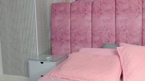 Emma online show from April 26, 3:04 am