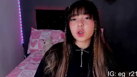 emma_grayys online show from July 24, 9:29 am