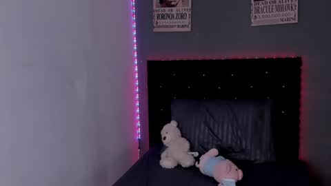 emma_grayys online show from July 26, 9:50 am
