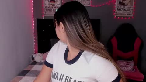 emma_grayys online show from July 4, 12:34 pm