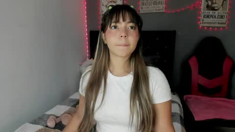 emma_grayys online show from July 3, 12:33 pm