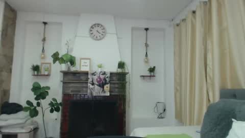 Tell me Emma online show from April 20, 2:09 pm