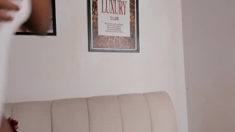 emma_jonness online show from April 27, 6:27 pm