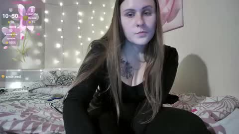 Snapshot of emma_just chatting on October 15, 6:54 pm emma_just online show from October 15, 6:54 pm