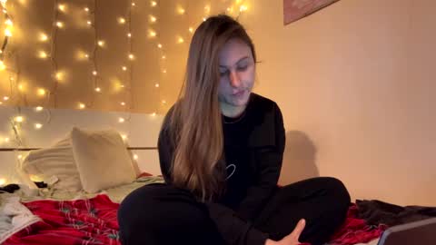 Snapshot of emma_just chatting on February 28, 8:42 am emma_just online show from February 28, 8:42 am