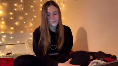 Snapshot of emma_just chatting on February 16, 8:32 am emma_just online show from February 16, 8:32 am