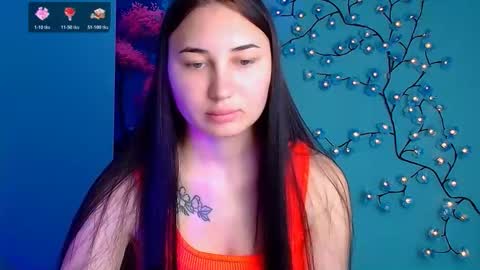 Snapshot of emma_loon chatting on October 19, 5:53 am Emma online show from October 19, 5:53 am