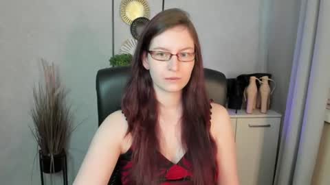 emma online show from June 11, 5:48 am