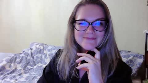 emma_misty_ online show from October 23, 5:52 pm