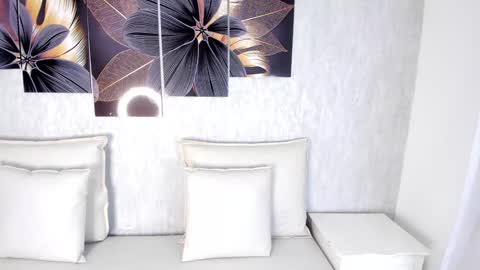 Emma Morgann online show from December 6, 11:33 am