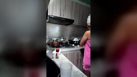 EMMA REVEES  online show from April 20, 6:11 pm