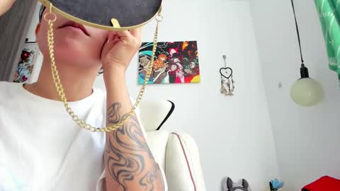 Emma online show from February 8, 3:27 pm