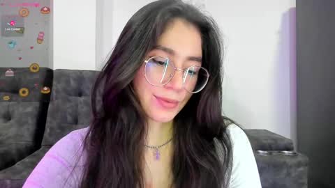 Snapshot of emma_sandovaal chatting on March 1, 1:00 am Emma online show from March 1, 1:00 am