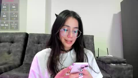 Emma online show from November 4, 2:49 am