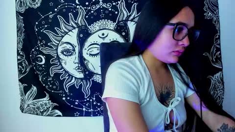 Emma online show from November 12, 8:29 pm