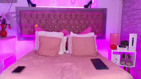 neko  online show from October 28, 9:52 pm