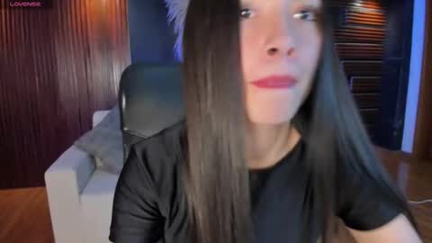 Snapshot of emmaa_robertts chatting on October 16, 1:58 pm Emma  Everyday From 0530 to 1430 Col Time online show from October 16, 1:58 pm