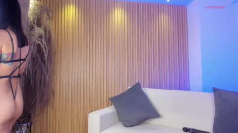 Snapshot of emmaa_robertts chatting on February 18, 3:54 pm Emma  Everyday From 0530 to 1430 Col Time online show from February 18, 3:54 pm