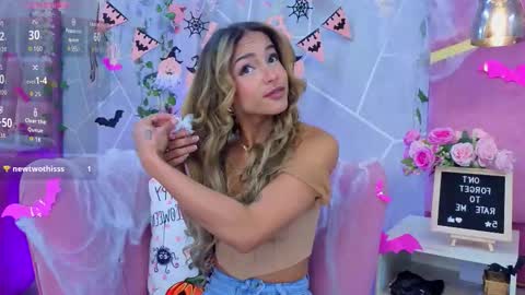Snapshot of emmacortez chatting on October 16, 1:14 pm emma cortez online show from October 16, 1:14 pm