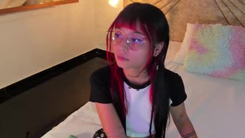           online show from March 25, 8:12 pm