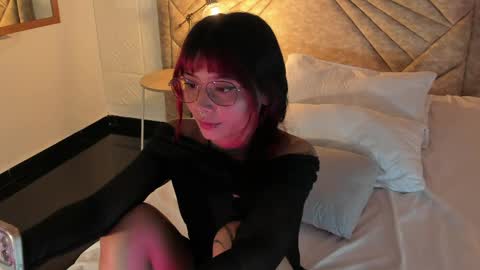           online show from March 14, 11:06 pm