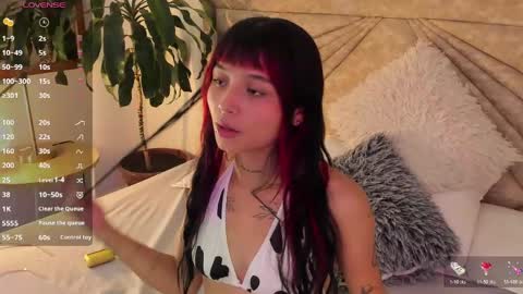           online show from April 25, 7:33 pm