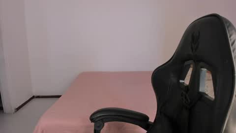 Jennifer online show from April 29, 10:37 pm