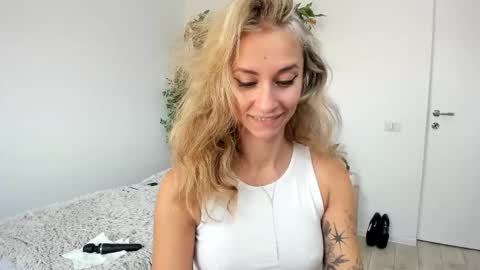 Snapshot of emmagracee chatting on September 15, 6:11 am Emma online show from September 15, 6:11 am