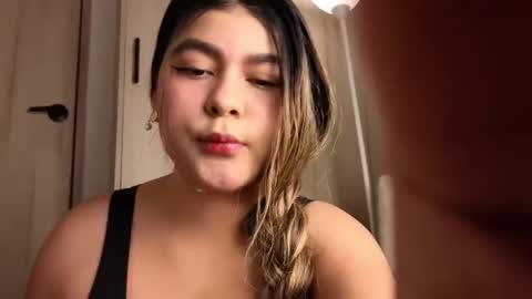 Snapshot of emmalee_a chatting on October 12, 11:18 pm Emma online show from October 12, 11:18 pm