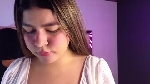 Snapshot of emmalee_a chatting on February 26, 10:38 am Emma online show from February 26, 10:38 am
