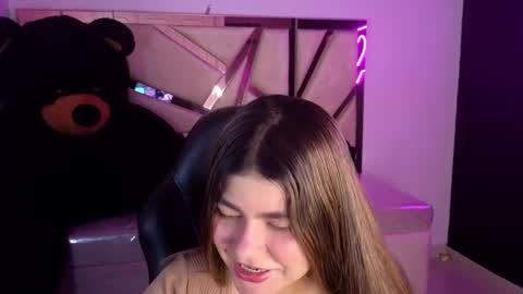 Snapshot of emmalee_a chatting on February 21, 10:39 am Emma online show from February 21, 10:39 am