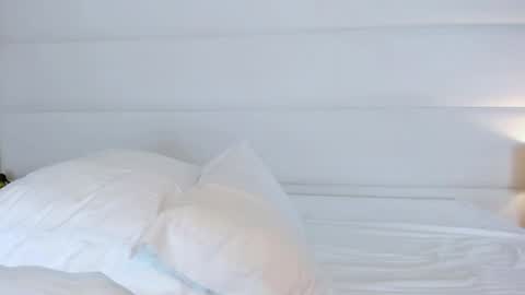 Emma online show from April 21, 1:42 am