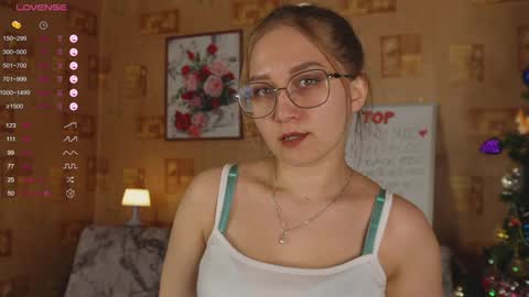 Mia online show from January 14, 1:49 pm