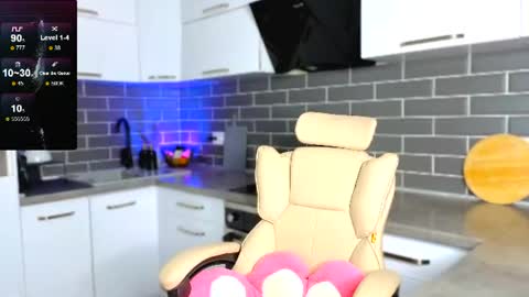 Emma online show from June 11, 6:27 pm