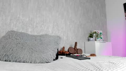 emmazc_ online show from April 22, 8:06 pm