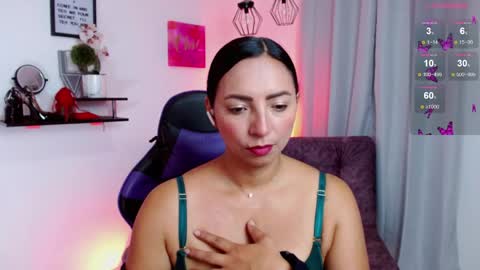 Emmi Cam online show from April 8, 1:13 pm